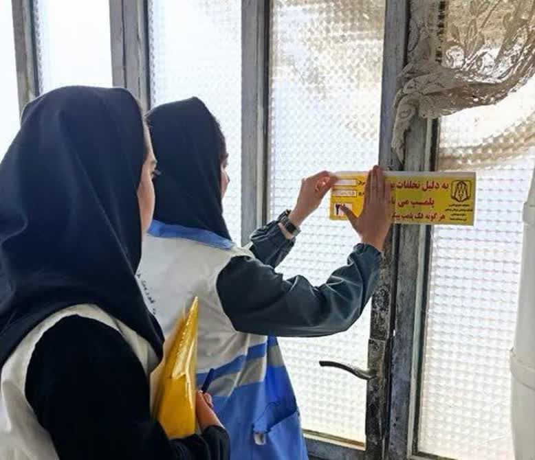 یک واحد صنفی به علت عدم رعایت موازین بهداشتی درشهرستان فیروزه پلمب شد