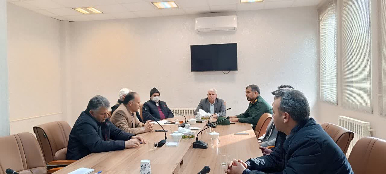 دیدار اعضای هیئت امنای شهدای گمنام شهرستان فیروزه با فرماندار