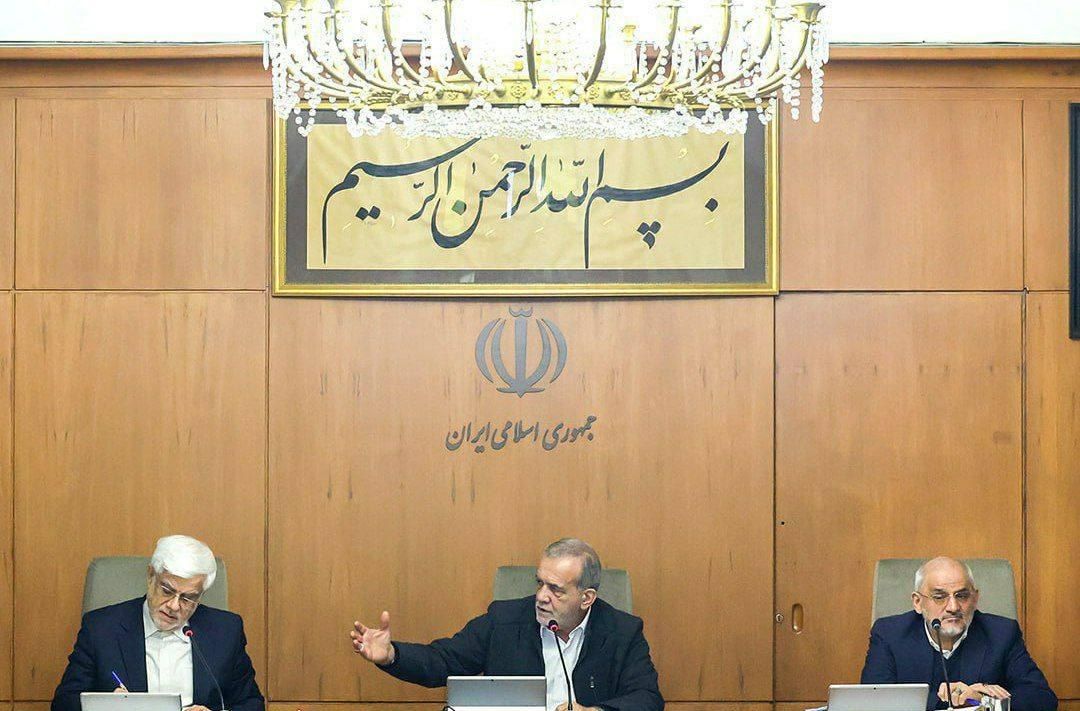 دستور رئیسجمهور برای کنترل بازار و ارائۀ کالابرگ به مردم دستور رئیسجمهور برای کنترل بازار و ارائۀ کالابرگ به مردم