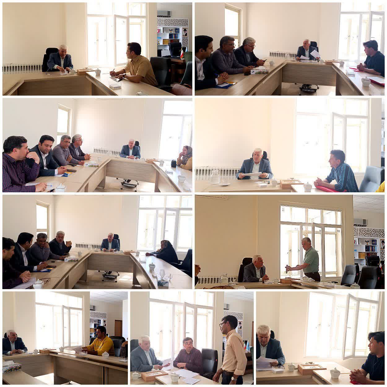 دوشنبه های مردمی ارتباط مستقیم و بی واسطه شهروندان با فرماندار شهرستان فیروزه دوشنبه های مردمی ارتباط مستقیم و بی واسطه شهروندان با فرماندار شهرستان فیروزه