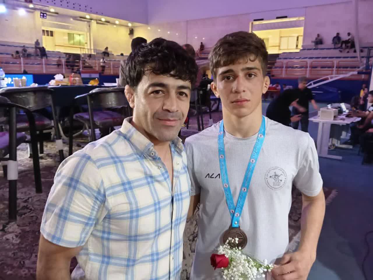 درخشش کشتی گیر فیروزه ای در مسابقات بین‌المللی جام شاهد رده جوانان