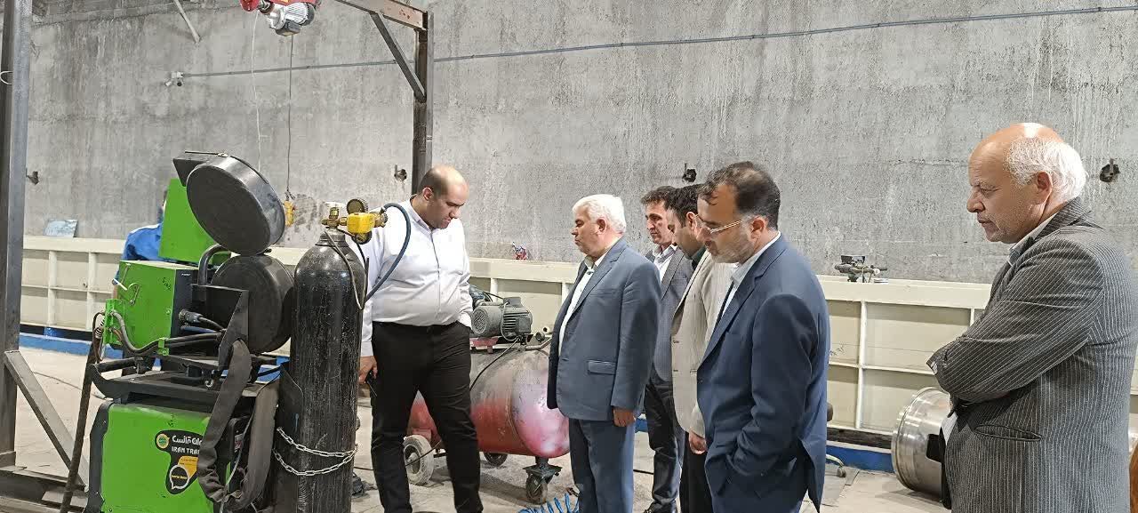 بازدید فرماندار فیروزه از کارخانه فولاد سازان کاوه