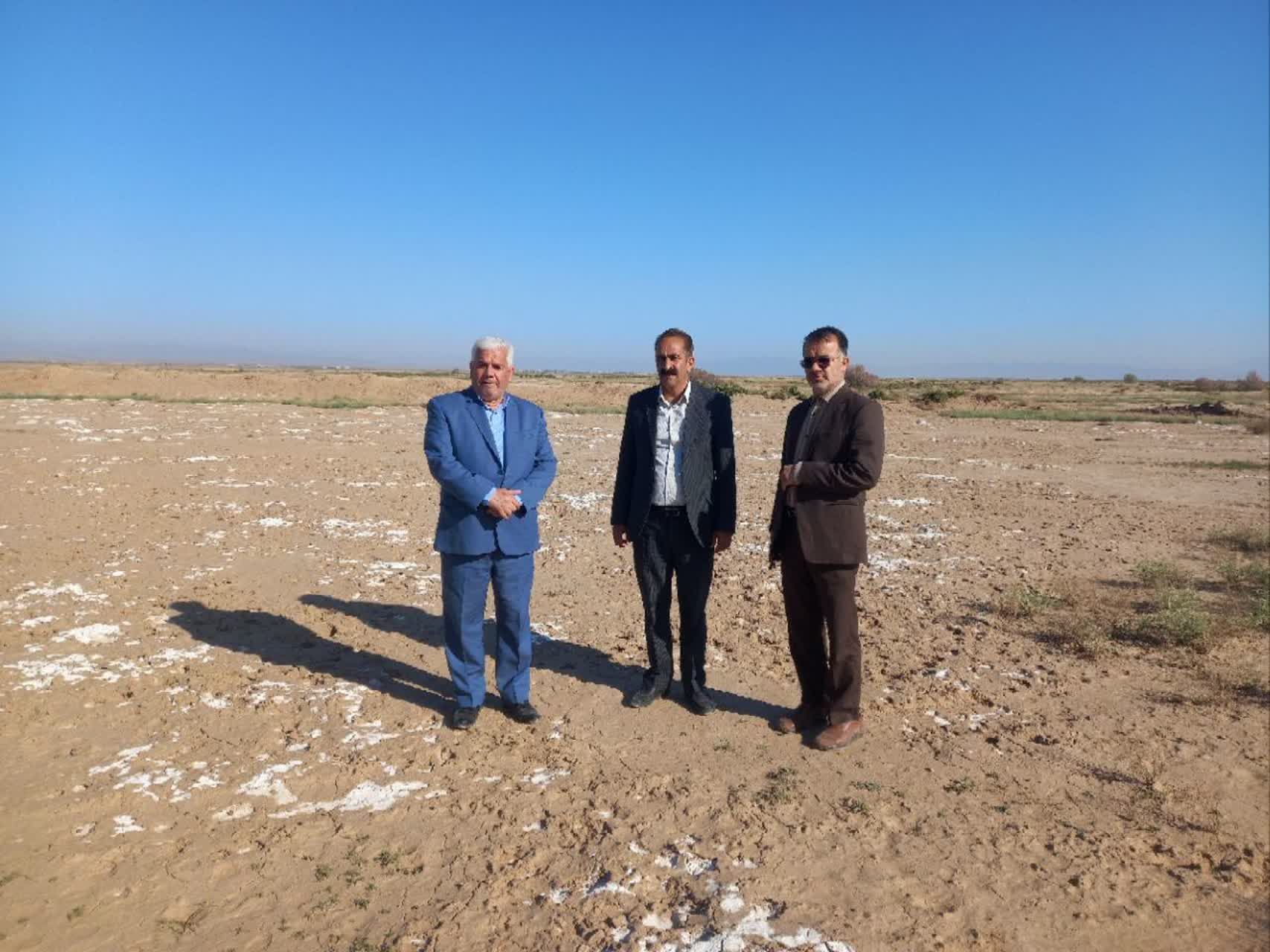 واگذاری اراضی ملی برای احداث نیروگاه های خورشیدی در شهرستان فیروزه