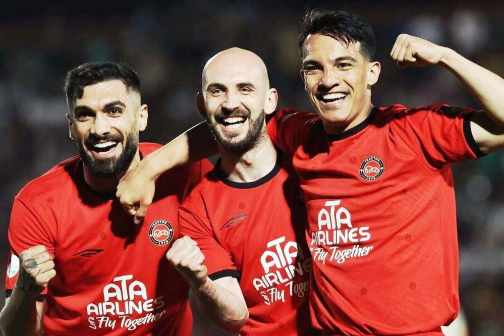 تراکتورسازی تبریز برای نخستین بار قهرمان لیگ برتر شد تراکتورسازی تبریز برای نخستین بار قهرمان لیگ برتر شد