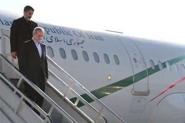 رئیس جمهور وارد مشهد شد