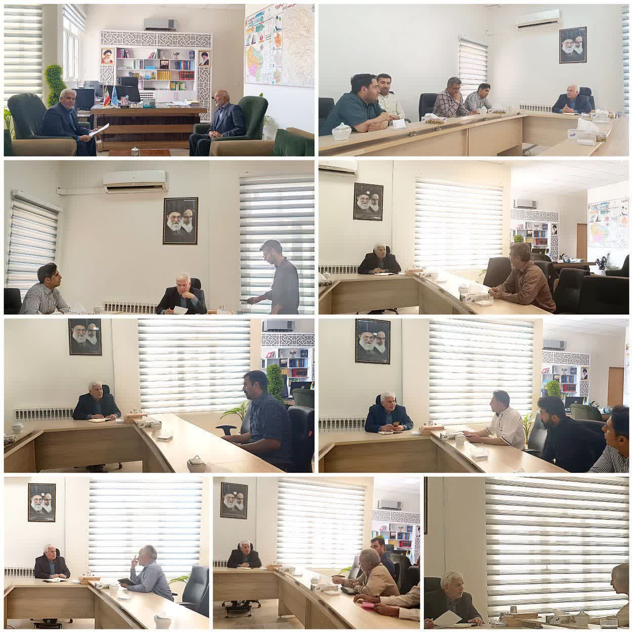 دوشنبه های مردمی ارتباط مستقیم و بی واسطه شهروندان با فرماندار شهرستان فیروزه دوشنبه های مردمی ارتباط مستقیم و بی واسطه شهروندان با فرماندار شهرستان فیروزه