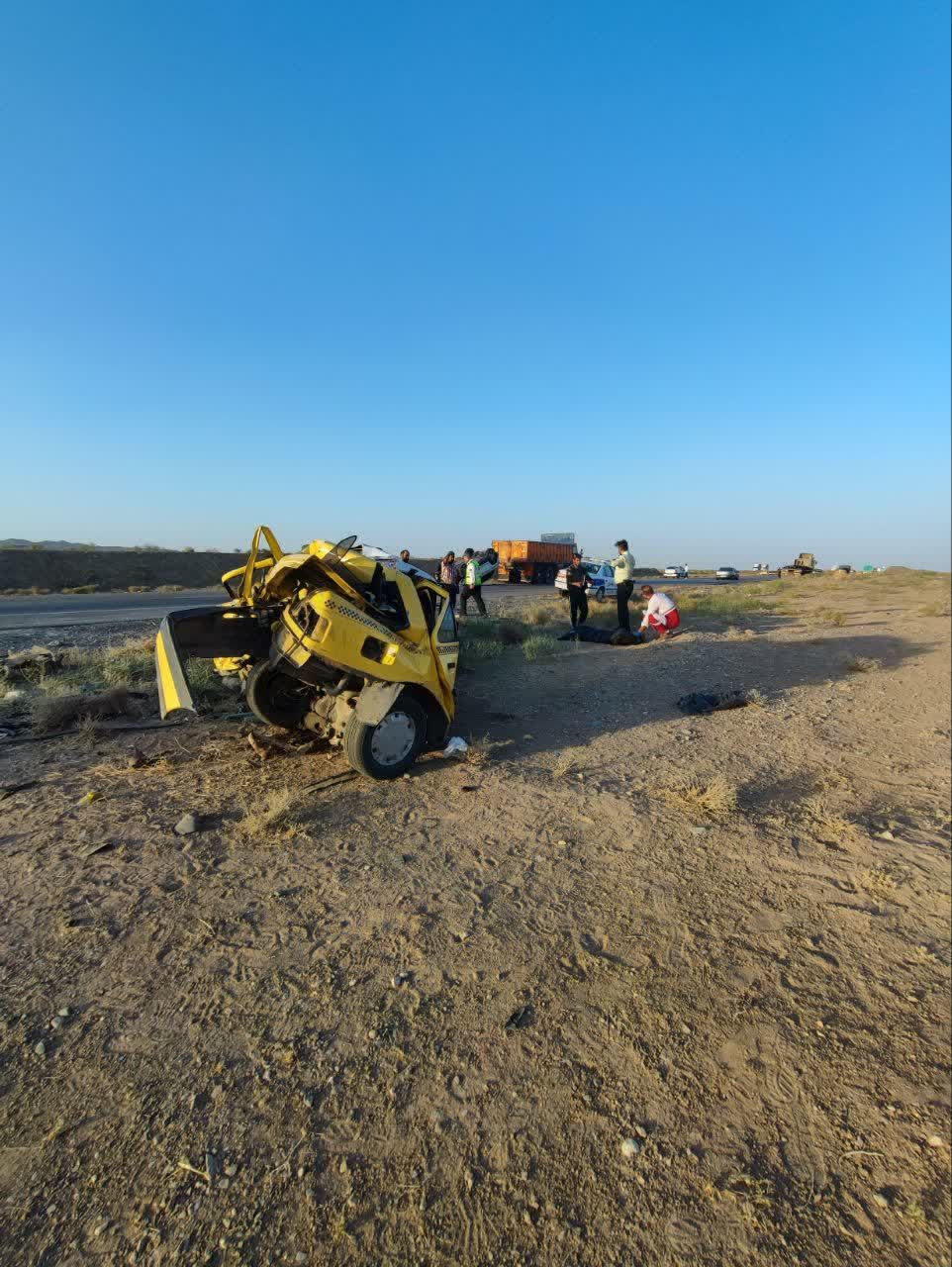 امدادرسانی به حادثه برخورد۳خودرو پژو،فولکس،استیشن