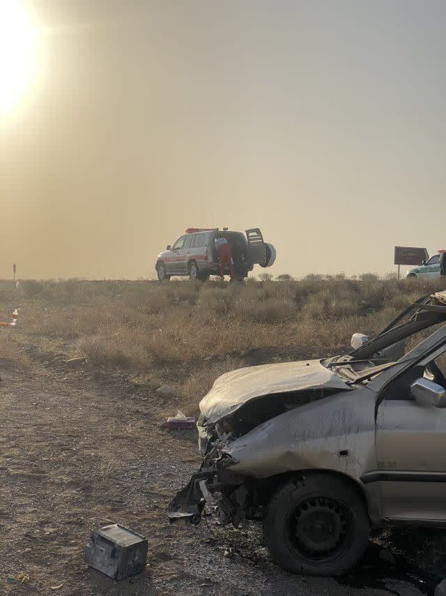امدادرسانی به حادثه واژگونی خودرو پراید