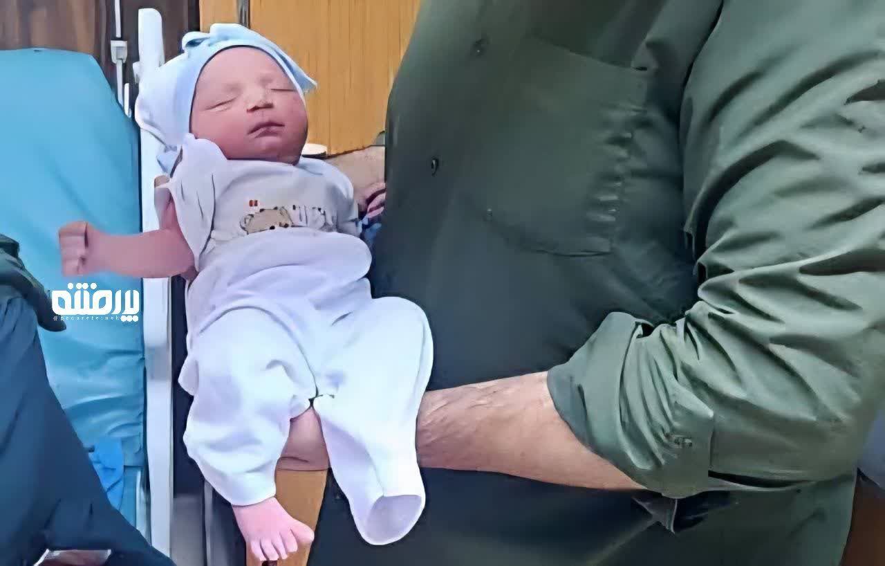 کوچکترین زائر ایرانی اربعین در کربلا به دنیا آمد. کوچکترین زائر ایرانی اربعین در کربلا به دنیا آمد.