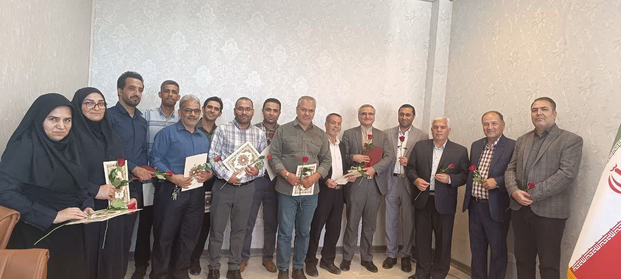 نشست صمیمی فرماندار شهرستان فیروزه با کارمندان فرمانداری