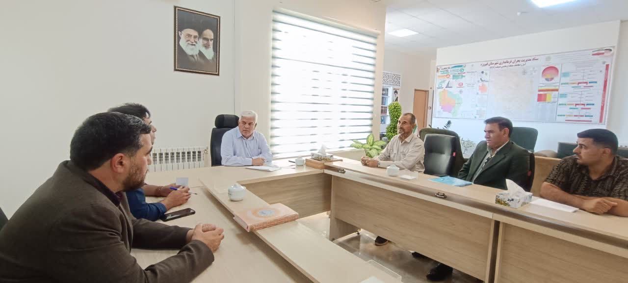 دوشنبه های مردمی 💢  ❇️ارتباط مستقیم و بی واسطه شهروندان با فرماندار شهرستان فیروزه