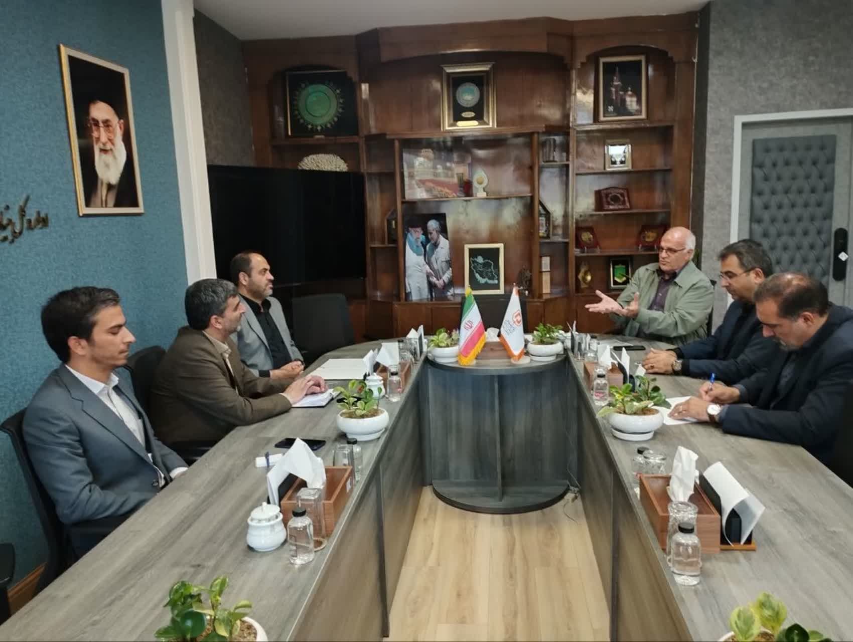 گزارش نشست مهندس رستمی با مدیرکل بنیاد مسکن خراسان رضوی درباره تأمین قیر و طرح‌های عمرانی روستایی